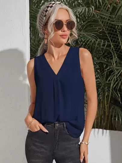 SHEIN Clasi V-neck Solid Top