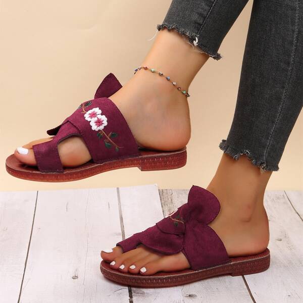 

Floral Embroidery Thong Sandals, Burgundy