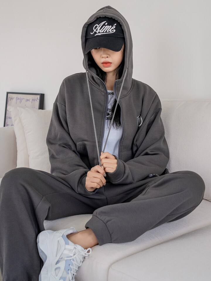 DAZY 文字グラフィック ドロップショルダー ドローストリング パーカー DAZY 文字グラフィック ドロップショルダー ドローストリング