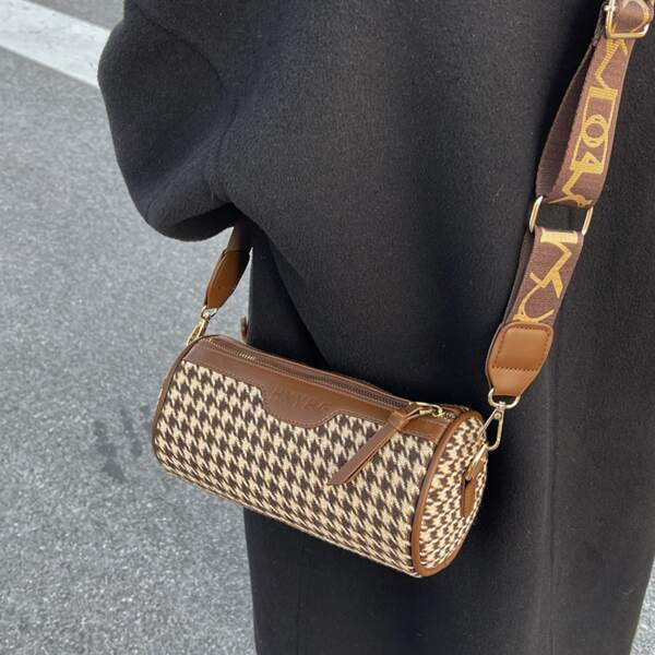 

Houndstooth Graphic Crossbody Bag, Brown