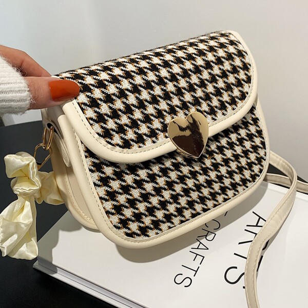 

Houndstooth Pattern Flap Square Bag, White