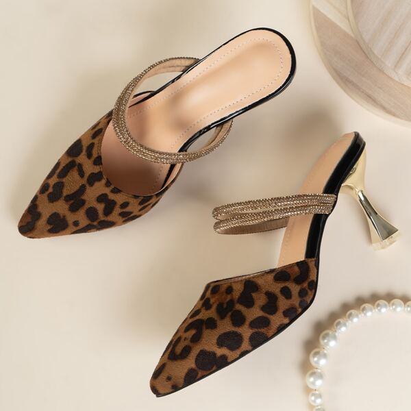 

Leopard Rhinestone Decor Pyramid Mules, Multicolor