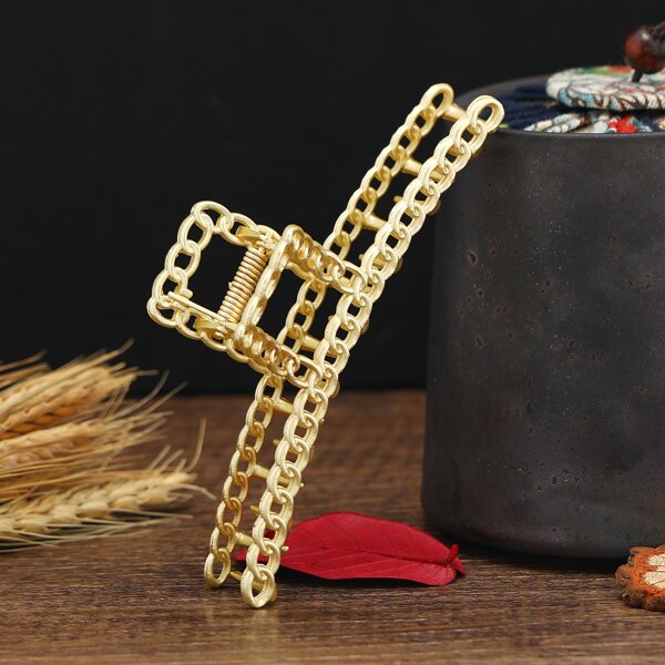 

Chain Decor Large Hair Claw, Gold