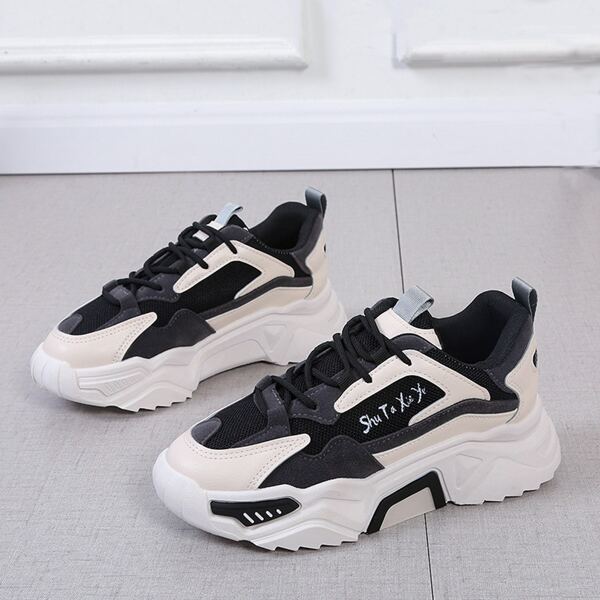 

Colorblock Letter Graphic Breathable Running Shoes, Black