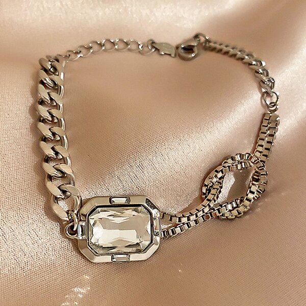 

Knot Decor Bracelet, Silver