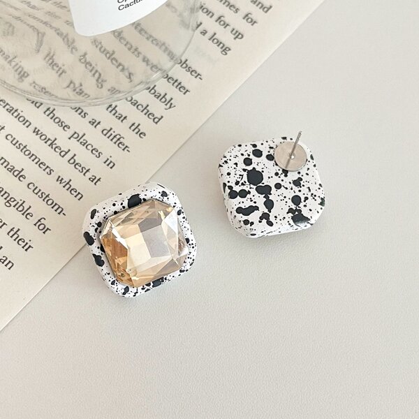 

Geo Stud Earrings, Black and white