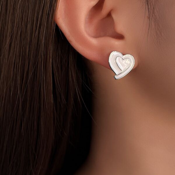 

Heart Decor Stud Earrings, White
