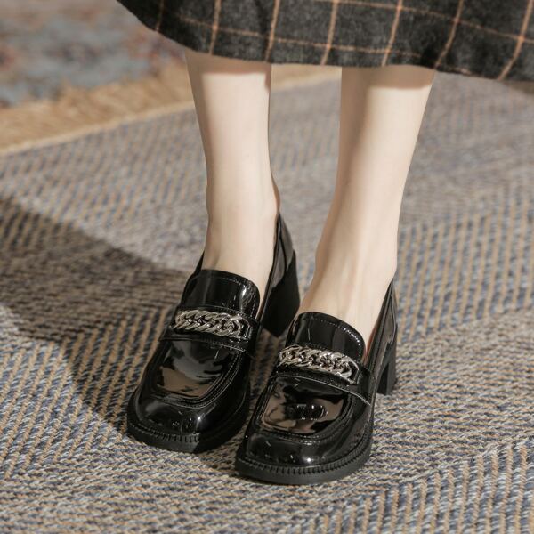 

Chain Decor Chunky Heeled Pumps, Black