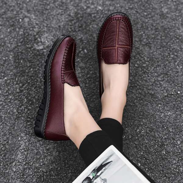 

Minimalist Stitch Detail Flat Loafers, Burgundy