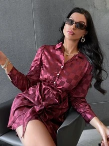 SHEIN Unity 棋盤格提花前打結緞面襯衫連衣裙 - 酒紅色 - 查看 4