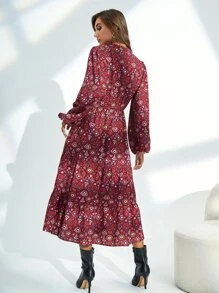 فستان بحافة مكشكش باكمام بيشوب بطباعة شامل