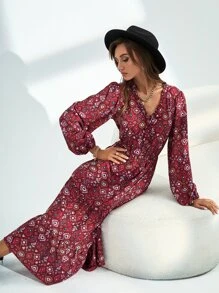 فستان بحافة مكشكش باكمام بيشوب بطباعة شامل