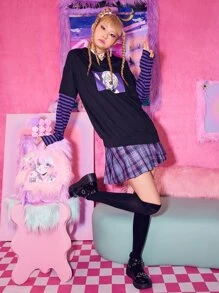 ROMWE Anime 條紋袖人像圖案連帽衫 - 黑色 - 查看 6