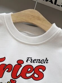 年輕女孩薯條和口號圖形運動衫