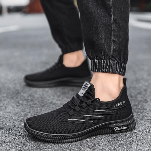 

Men Letter Patch Breathable Lace-up Front Running Shoes, Black