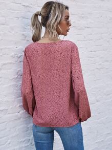 Blusa escote V con estampado - Rosa - Ver 2