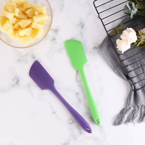 

1pc Random Color Silicone Spatula, Multicolor