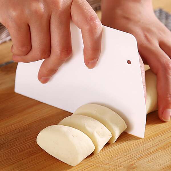 

1pc Solid Color Scraper, White