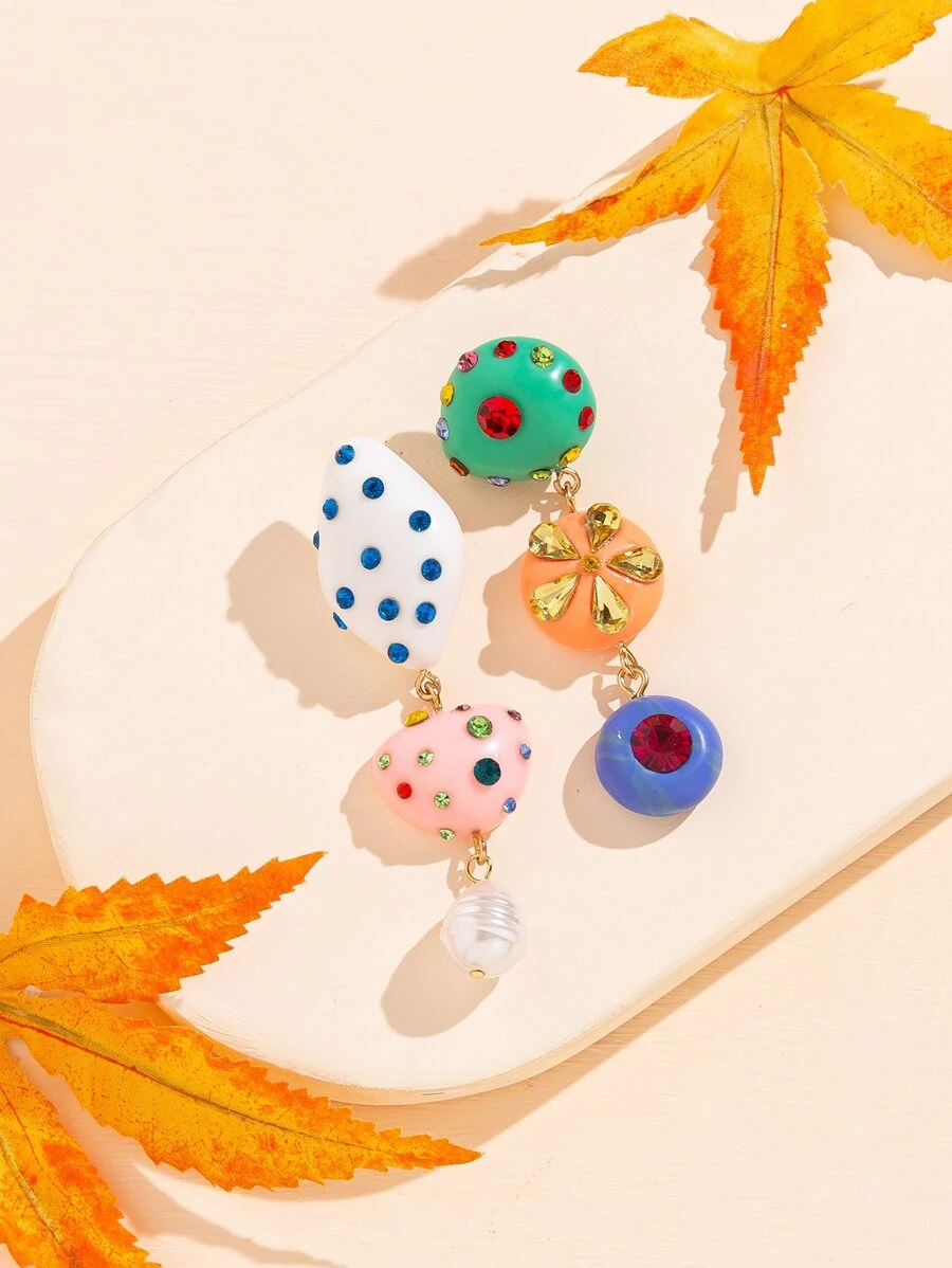 水鑽裝飾不成對耳環