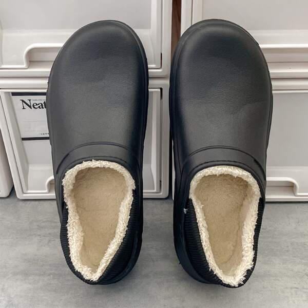 

Men Minimalist Plush Inside Slippers, Black