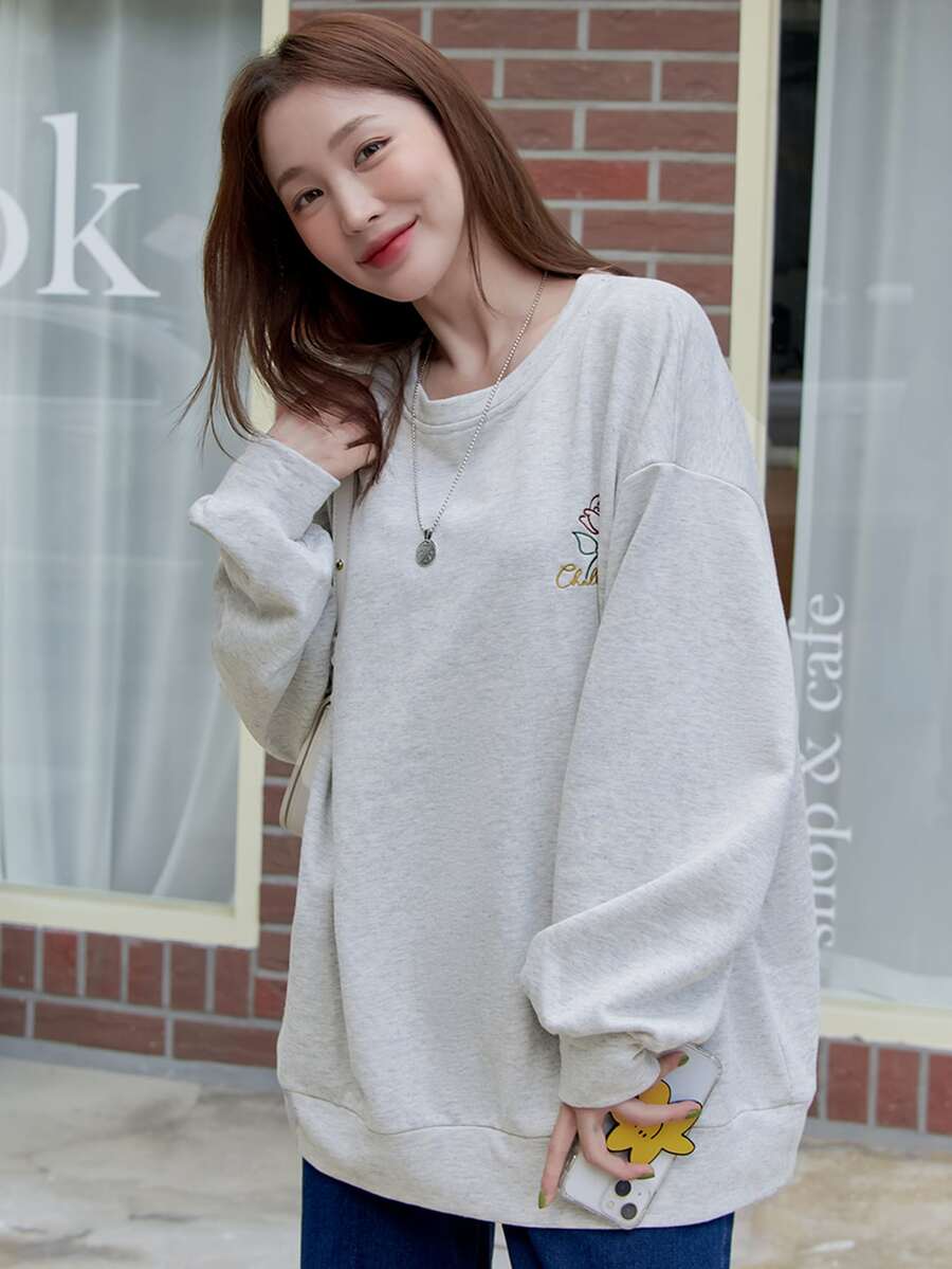 DAZY Áo chui đầu Lá thư & Thêu hoa Thả vai - Màu be - Xem 1