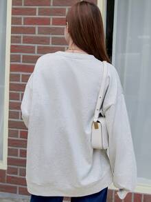 DAZY Áo chui đầu Lá thư & Thêu hoa Thả vai - Màu be - Xem 2