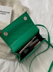 衍縫壓花翻蓋方包