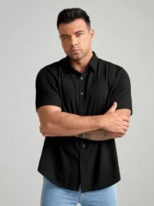 Manfinity VCAY قميص كاجوال ذو أزرار ولون أساسي مناسب للرجال البدناء