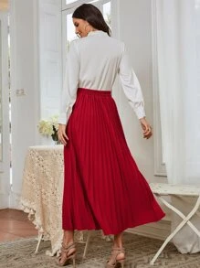 Modelyn D-ring Pleated Skirt
