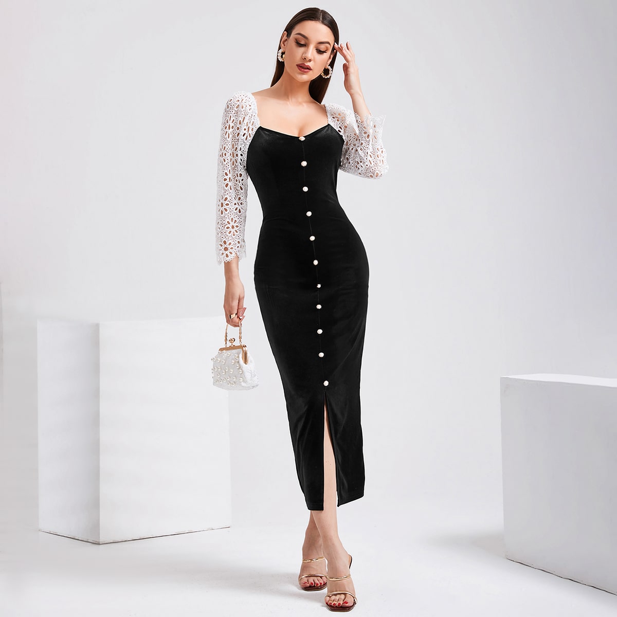 Платье с кружевной вставкой с пуговицами с разрезом из бархата