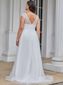 EVERPRETTY Plus Contrast Guipure Lace Mesh Wedding Dress - White - View 2