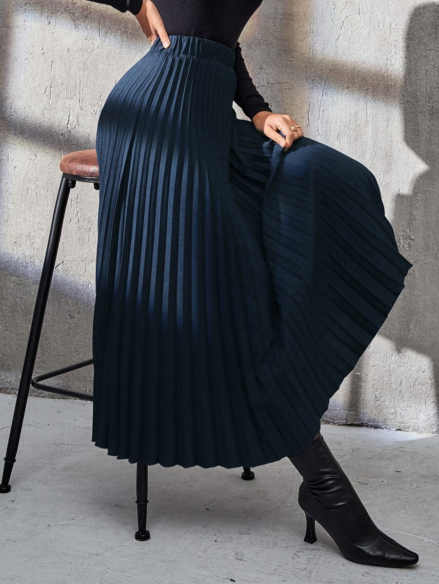 Modelyn Solid Elastic Waist Pleated Skirt - Navy Blue - View 1