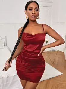 SHEIN SXY Vestido ajustado escote drapeado fruncido de satén - Rojo - Ver 4