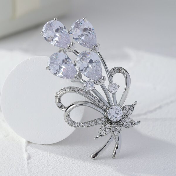 

Platinum Plated Zircon Decor Brooch, Silver