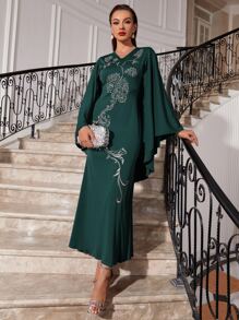 Modelyn Plant Embroidery Cloak Sleeve Dress - Dark Green - View 1