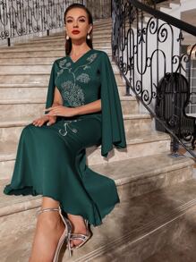 Modelyn Plant Embroidery Cloak Sleeve Dress - Dark Green - View 3