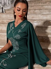 Modelyn Plant Embroidery Cloak Sleeve Dress - Dark Green - View 6