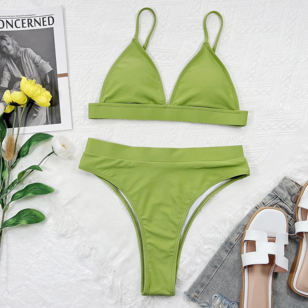 Бикини треугольный с высокой талией