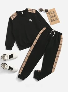 SHEIN 少年男孩格紋拼接馬和人物刺繡運動衫和運動長褲 - 黑色 - 查看 1