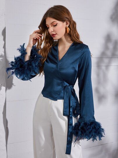 ملابس علوية أكمام جرس ربطة جانبي بقصة ملفوفة ساتان