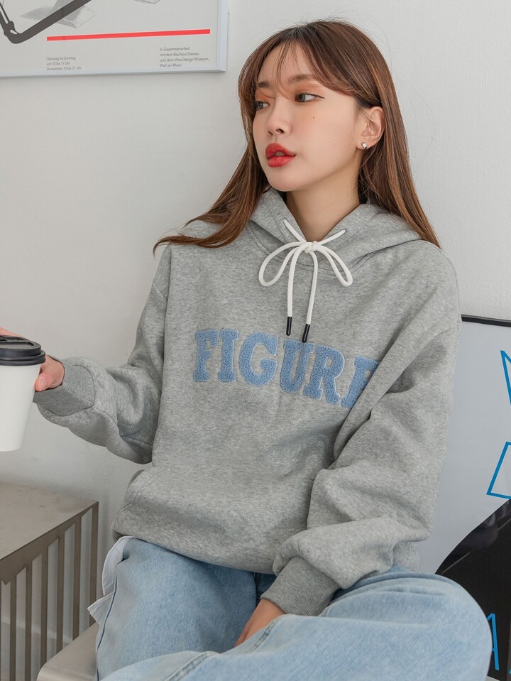 DAZY 文字 パッチ付き ディティール ドロップショルダー ドロー