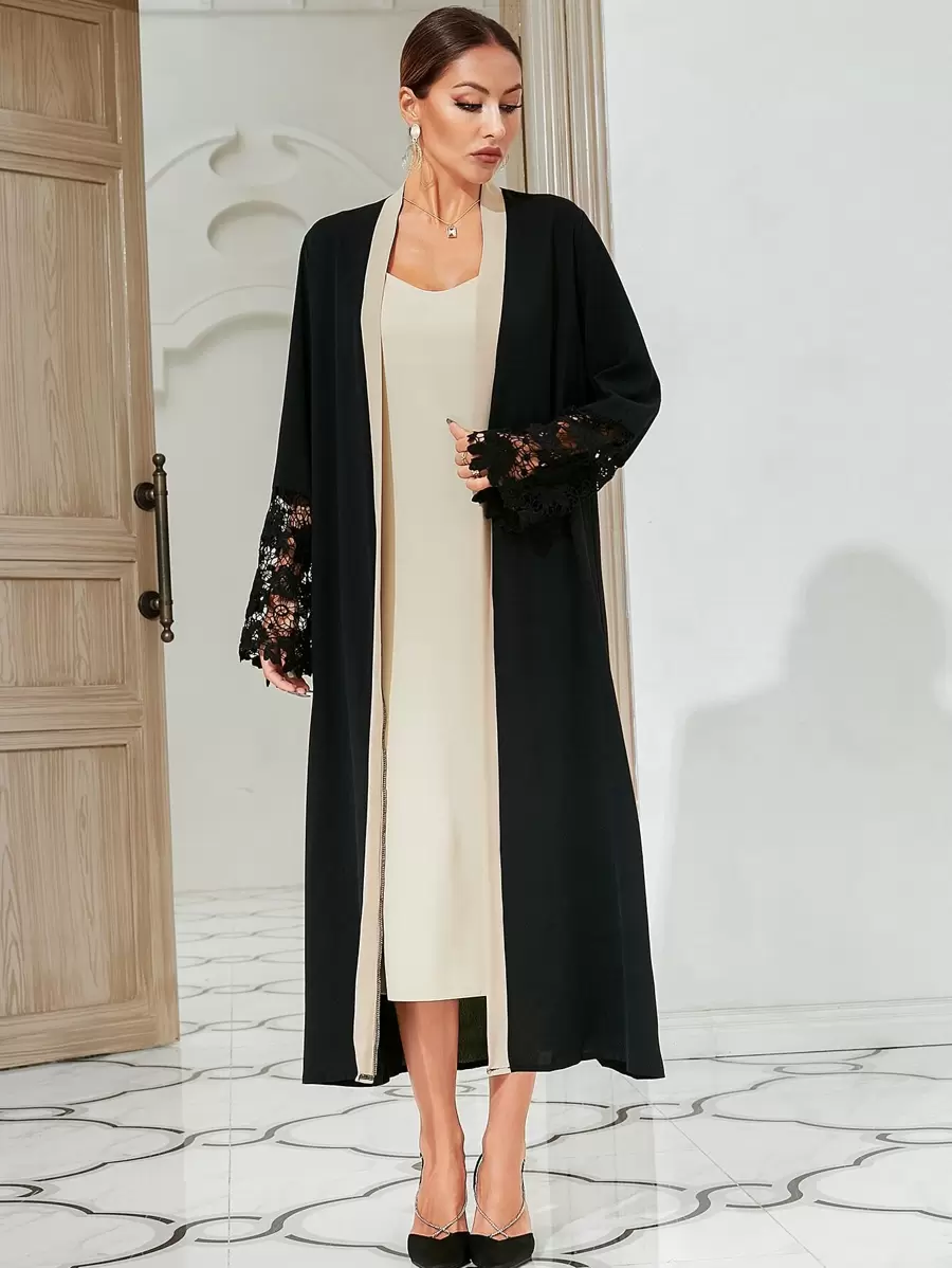 SHEIN Najma 水溶蕾絲拼接拼接邊腰帶阿拉伯罩袍 - 黑色 - 查看 1