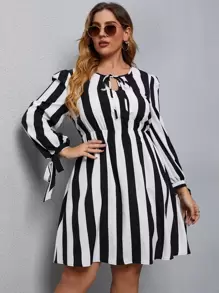Vestido de rayas verticales con nudo - Blanco y Negro - Ver 1