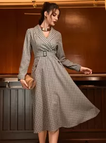 Modelyn Vestido con cinturón de cuadros de cuello esmoquin - Multicolor - Ver 1