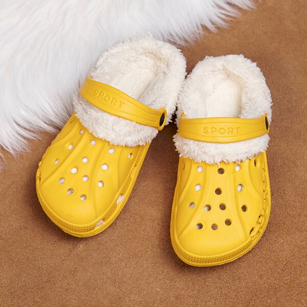 

Letter Graphic Vented Clogs, Yellow