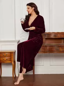 SHEIN Unity Bata de hombros caídos con cinturón de terciopelo