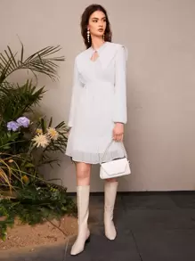 SHEIN VCAY 圓點前繫帶誇大領口燈籠袖荷葉邊連衣裙 - 白色 - 查看 4