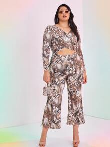 SHEIN SXY Plus Snakeskin Print Cut Out Crossover Front Flare Leg Jumpsuit - Multicolor - View 4