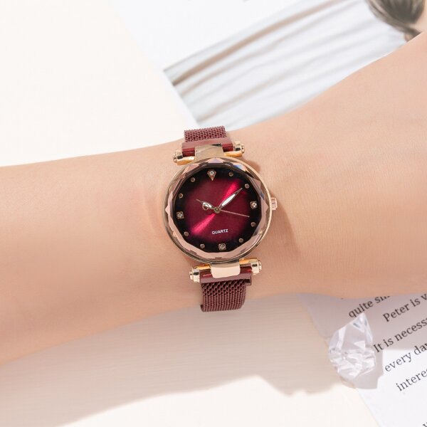 

Круглые кварцевые часы со стрелками со стразами