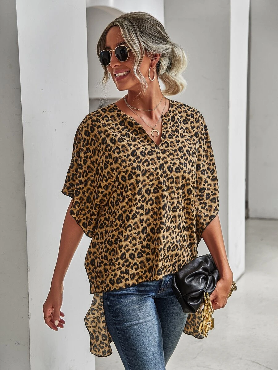 Blusa con estampado de leopardo de manga murciélago irregular - Multicolor - Ver 1